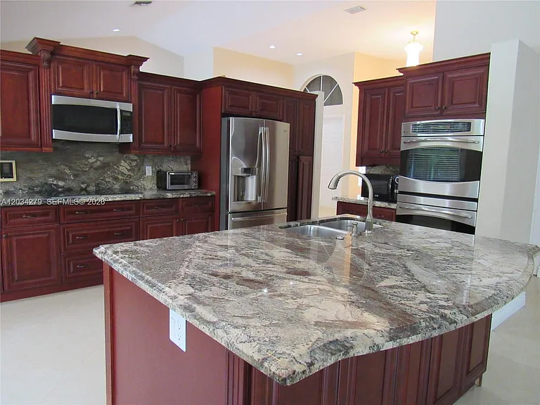 10255 Guatemala St — Photo 3