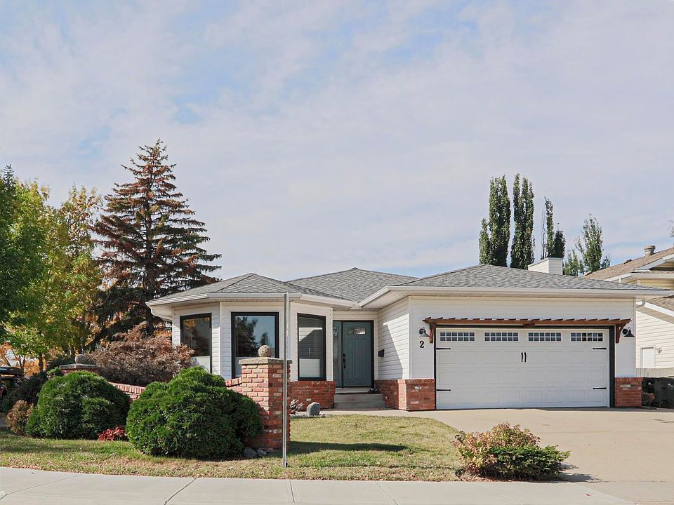 1st image of 2 Hillview Cres NE
