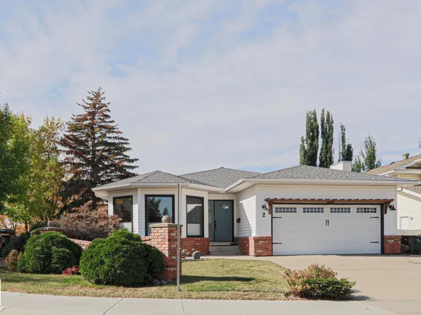 2 Hillview Cres NE, Strathcona County, AB T8A 5J9
