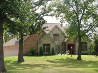 5780 N Grand Oak Dr, Springfield, MO 65803