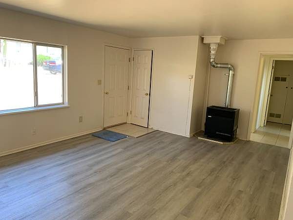 1st image of 3329 Ward Ave