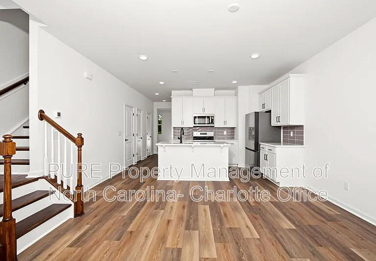 2420 Whitewing Ln — Photo 5