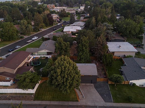 4th image of 109 Snyder St