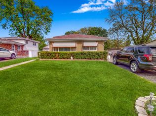 2255 S Wolf Rd, Des Plaines, IL 60018