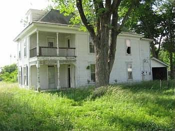 5th image of 200 E 2nd St