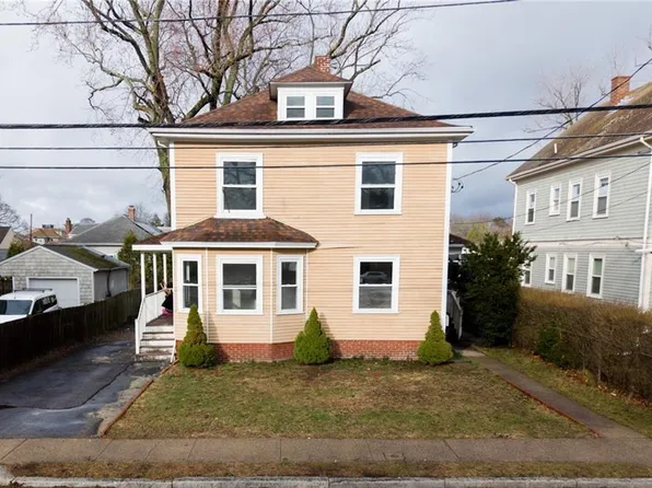 59 Bourne Ave, Rumford, RI 02916