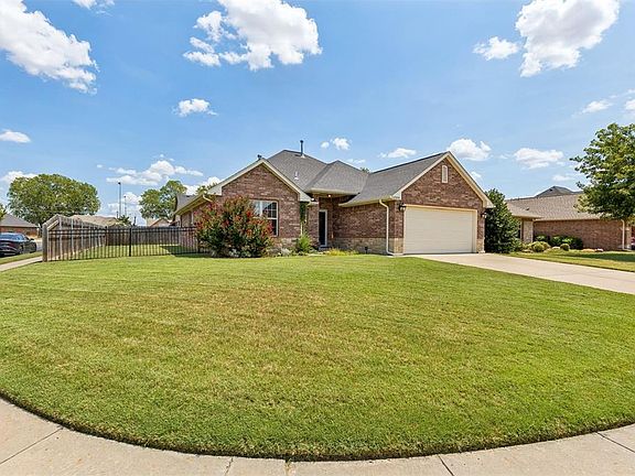 2nd image of 12204 Heathfield Ln
