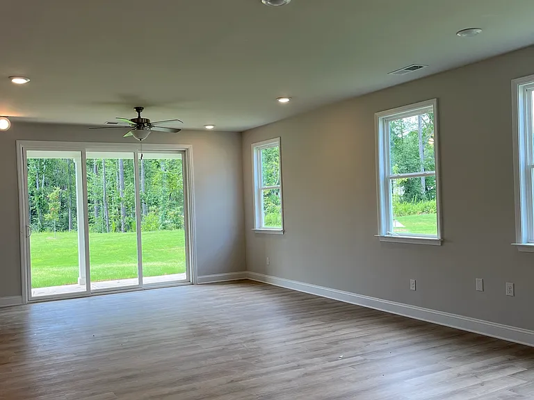 414 Kinross Ln — Photo 6