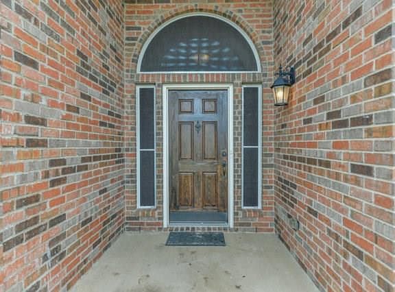 5th image of 113 Courtney Cir