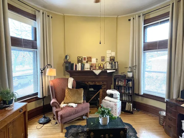 123 Nina St #1, Saint Paul, MN 55102