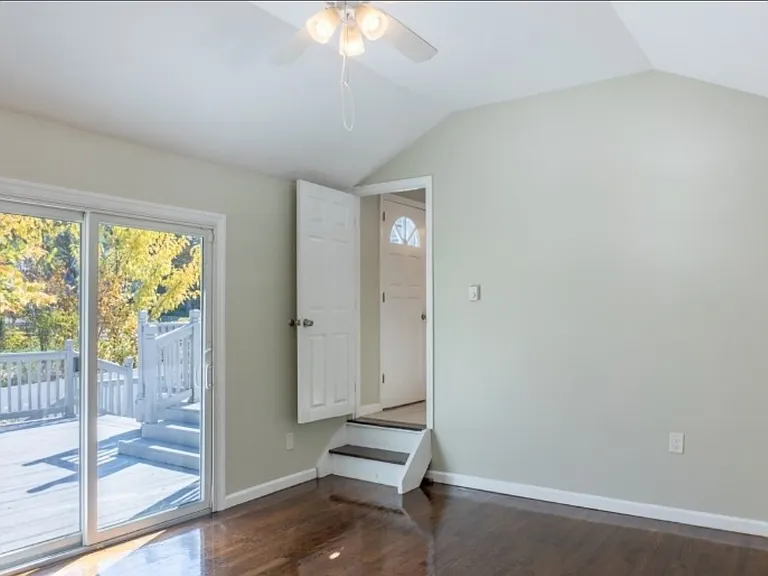 425 Dermody St #6C — Photo 11