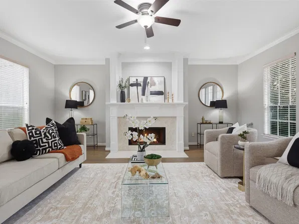 832 Cohn St, Houston, TX 77007