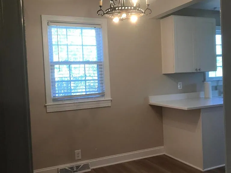 1221 Eastwood Ave — Photo 4