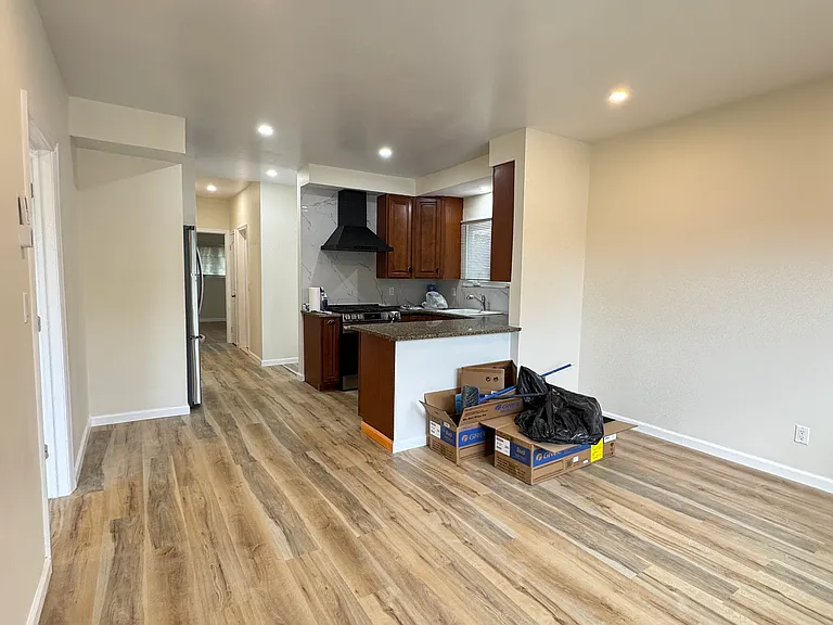 880 Sinclair Ave #1 — Photo 5