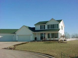 1814 Windemere Dr, Greencastle, IN 46135