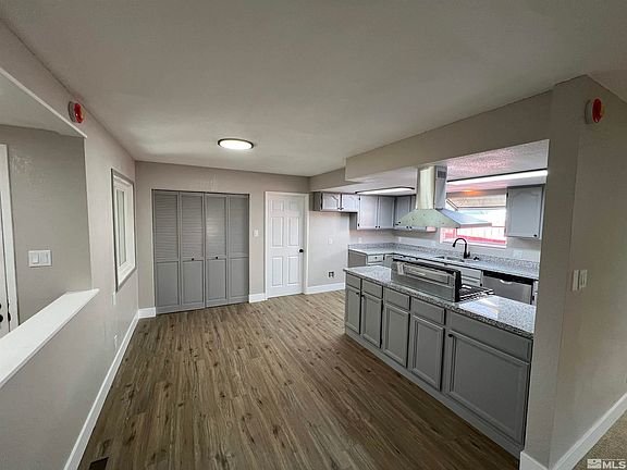 3rd image of 670 Stanford Way