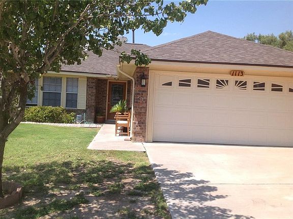 3rd image of 1113 Shawnee Ln