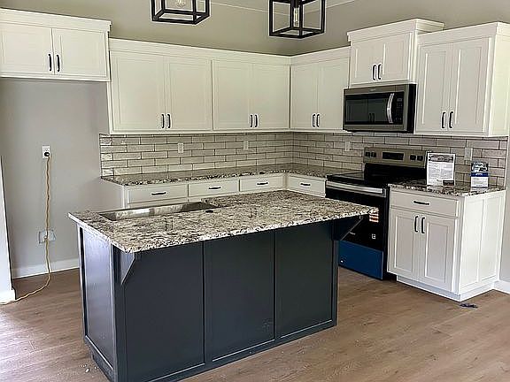 2nd image of 104 Willowbrook Way