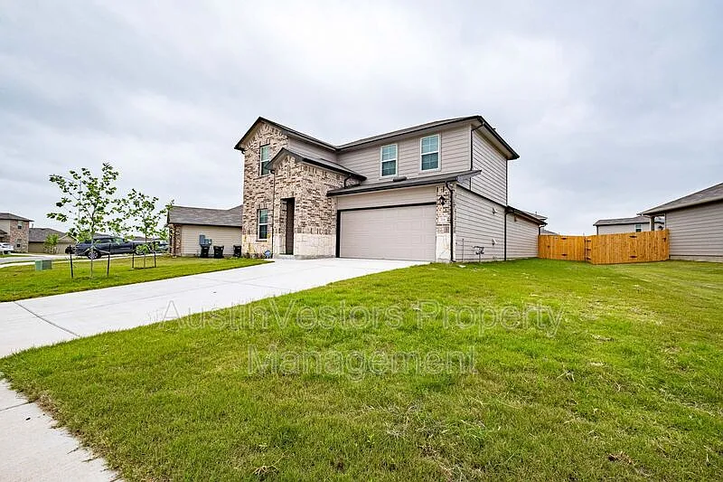 Cottonwood Creek — Photo 2