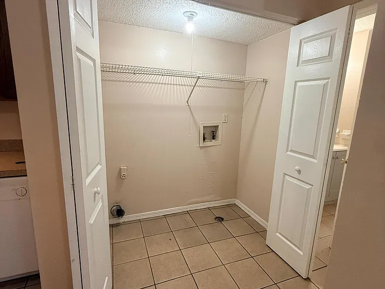 470 Crabapple Ct #D — Photo 20