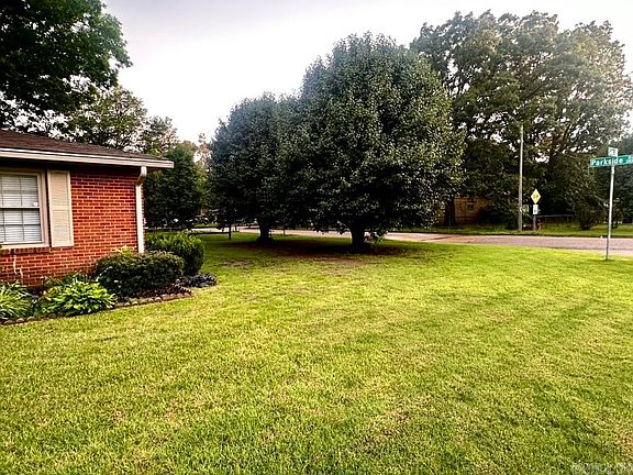 4th image of 3301 Sun Ave