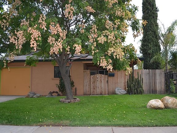 2nd image of 215 Lindley Dr