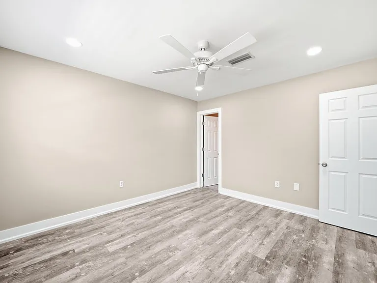 942 Rue De Palms Dr — Photo 24