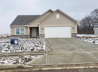 1704 Chevington Chase, Tipp City, OH 45371