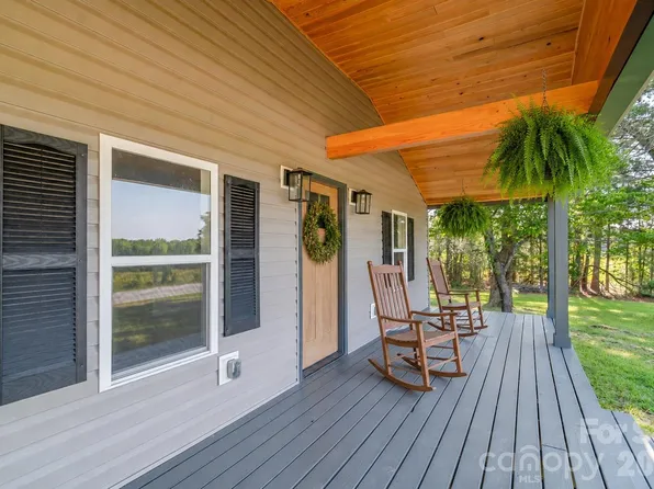 500 Gregory Rd, Jefferson, SC 29718