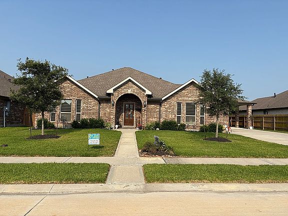 2nd image of 3423 Patagonia St
