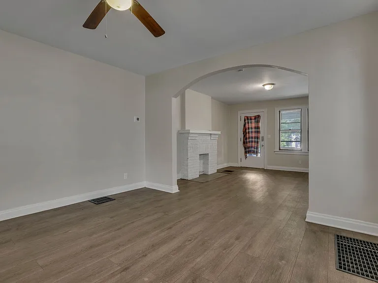 43-45 N Chase Ave — Photo 12