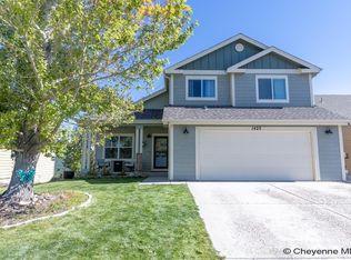 1425 Sunny Hill Dr, Cheyenne, WY 82001
