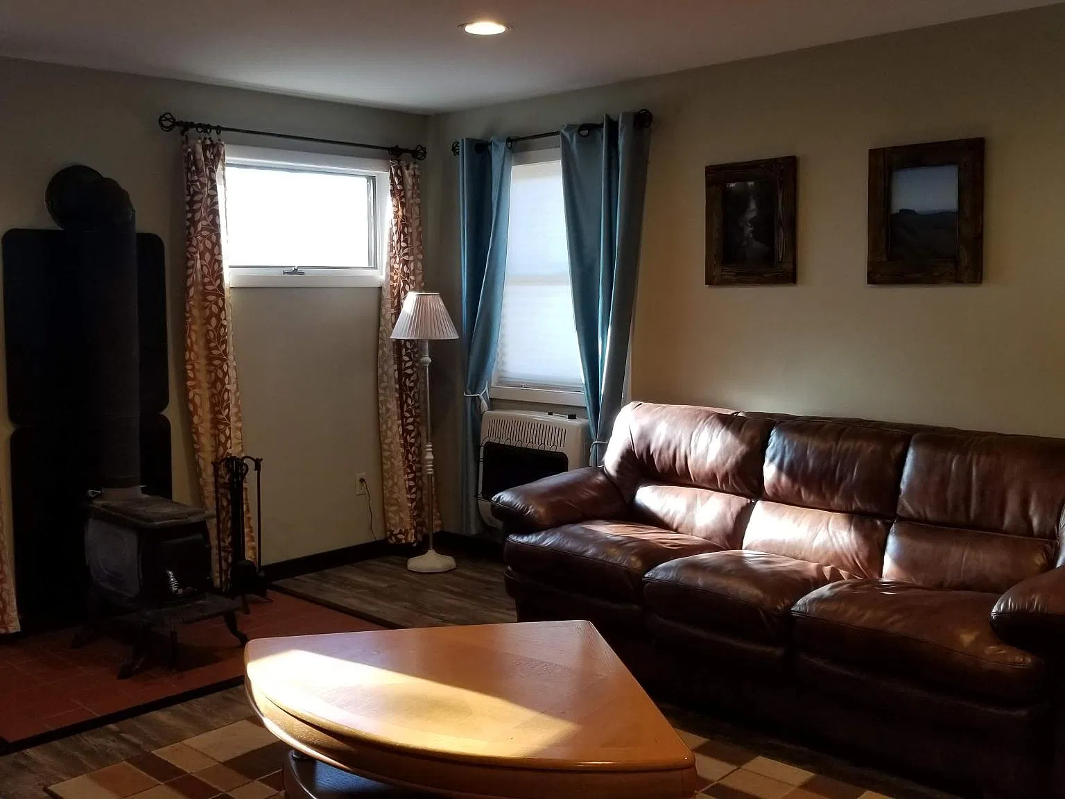 1 bed, 1300 sqft, $1,400 — Photo 3