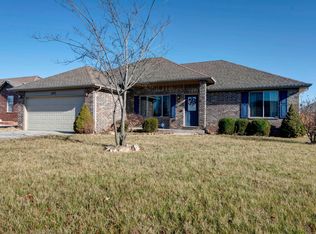 1150 S Hazelnut Ave, Springfield, MO 65802