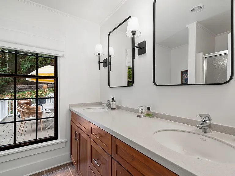 135 Layfield Dr — Photo 20