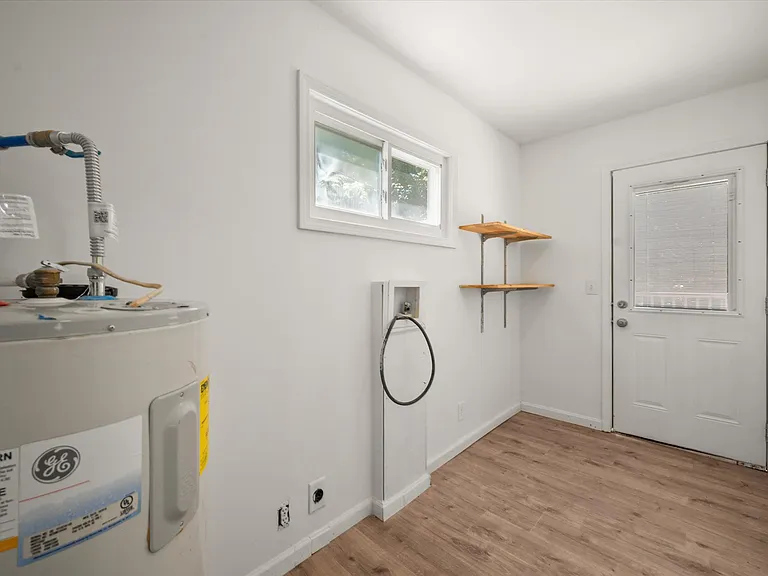 123 E Main St — Photo 11