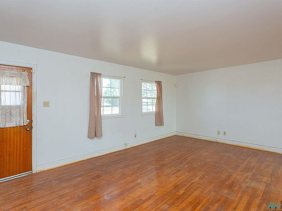 5th image of 1704 S Atkinson Ave
