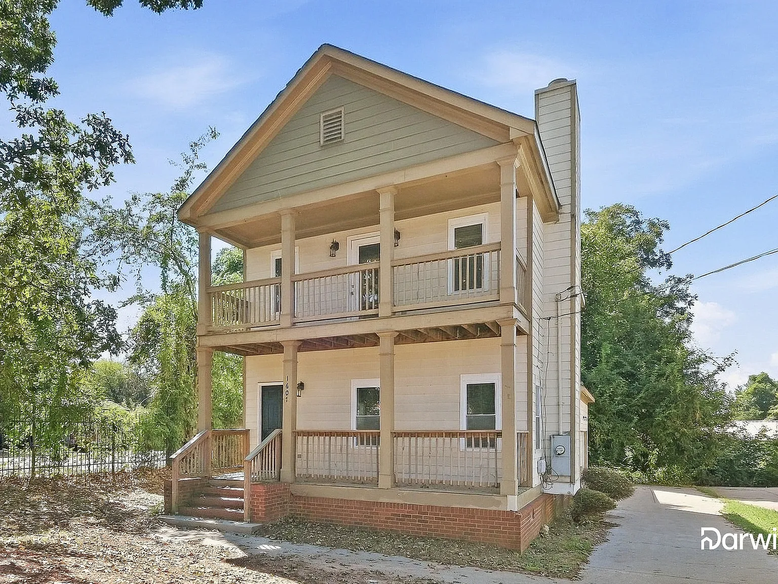 3 bed, 2.5 bath, 1628 sqft, $2,135 — Photo 2