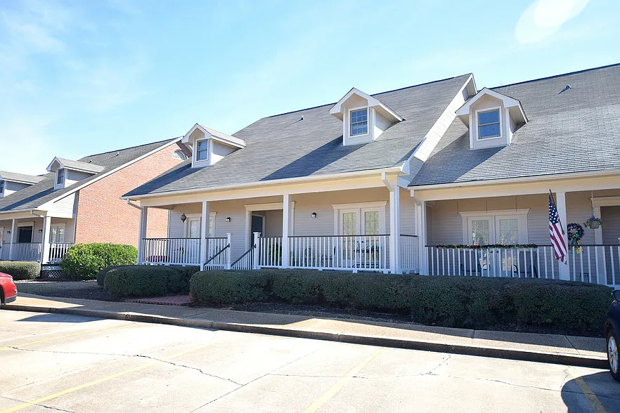 Northpointe Village Apartments — Photo 3
