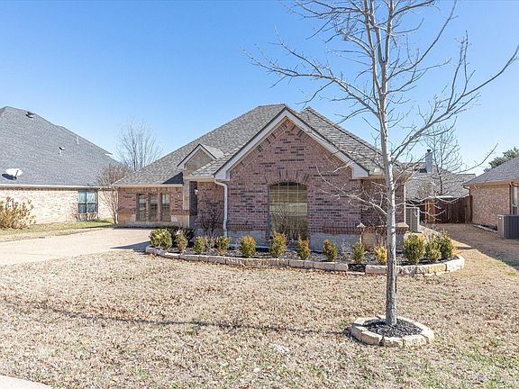 3rd image of 1206 Thistle Hill Trl
