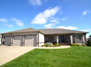 3219 Clairmont Rd, Bismarck, ND 58503