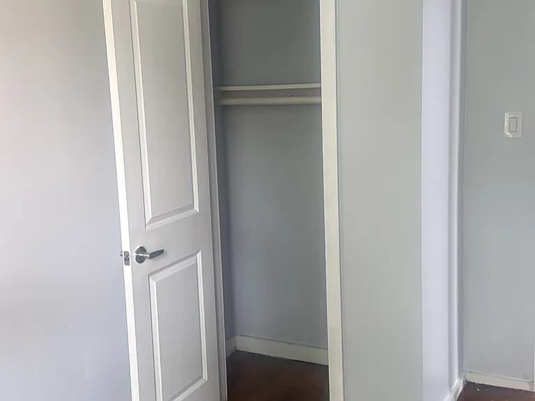 1110 Fteley Ave #2R — Photo 11