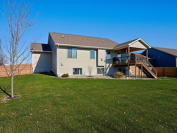 5th image of 212 Centennial Dr