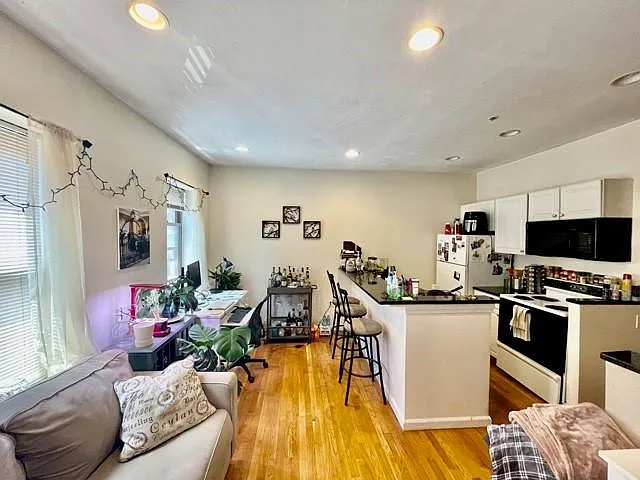 17 Thacher St #3