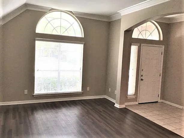 929 Kingwood Cir — Photo 8