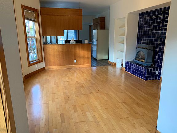 Living Room/Kitchen