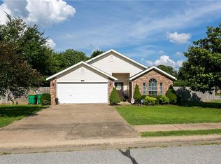 410 Woods Dr, Centerton, AR 72719