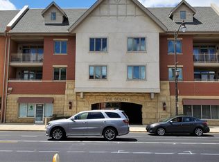 310 S Main St APT 212, Lombard, IL 60148
