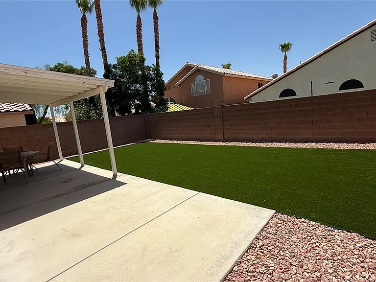 10087 Yellow Canary Ave — Photo 9