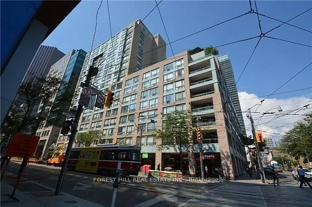 92 King St E #211